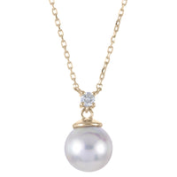 14Kt Yellow Gold Akoya Cultured Pearl Pendant with a Natural Diamond