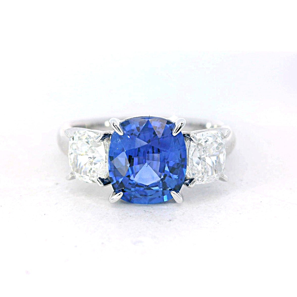 18Kt White Gold 3 Stone Ring with Cushion Cut Sapphire