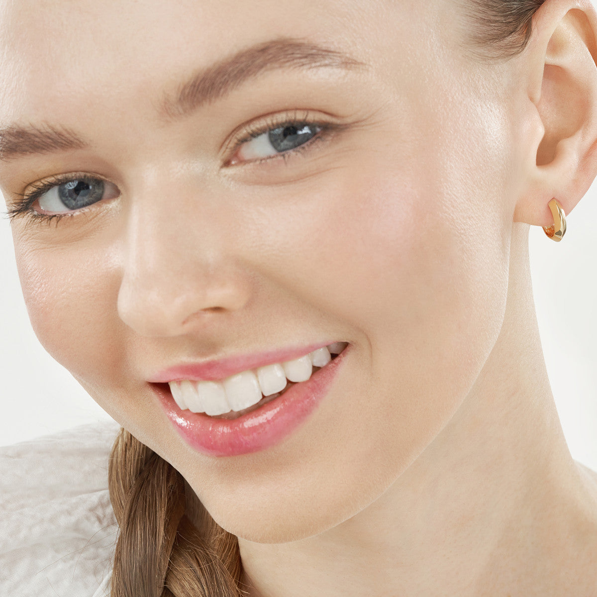 14Kt Yellow Gold Knife Edge Polished Huggie Hoop Earrings