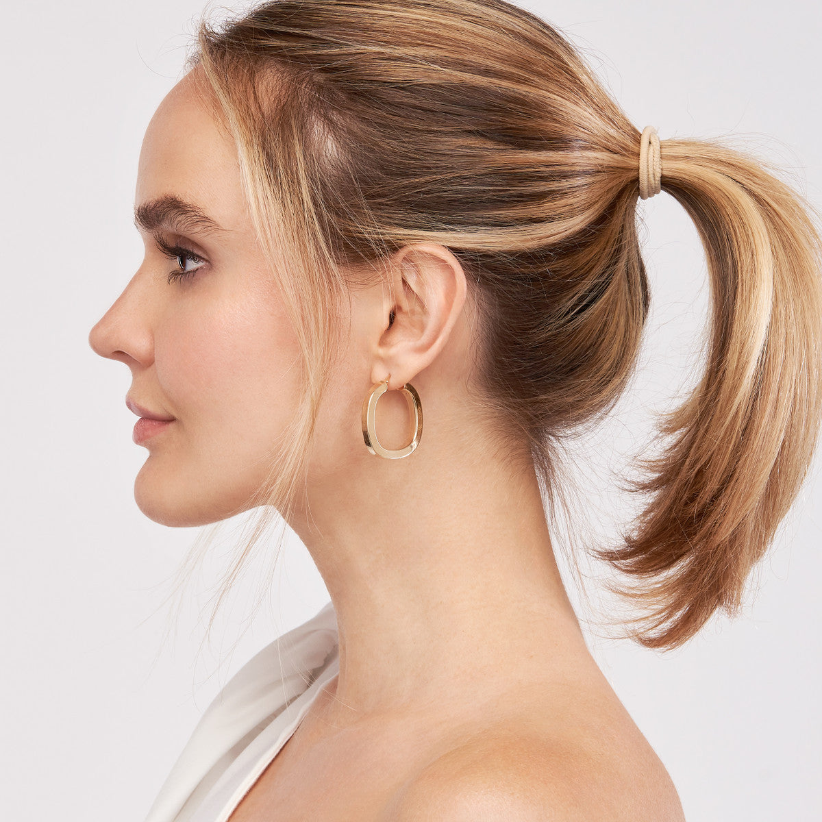 14Kt Yellow Gold Round Hoop Earrings