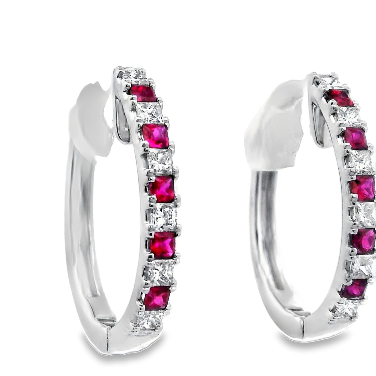 18Kt White Gold Hinged Hoop Earrings with Alternating Ruby and Natural Princess Cut Natural Diamonds