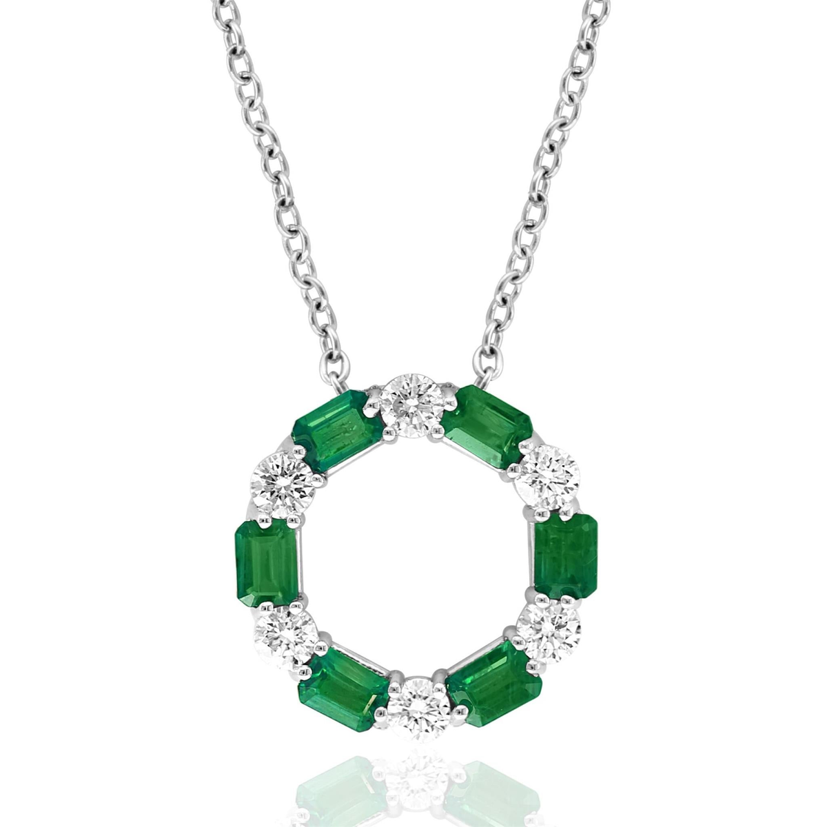 18Kt White Gold Emerald Diamond Circle Pendant