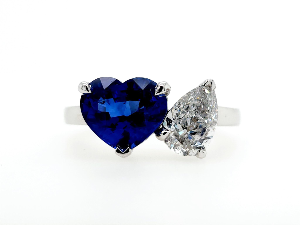 18Kt White Gold Toi et Moi Blue Sapphire Heart with Diamond Pear Ring