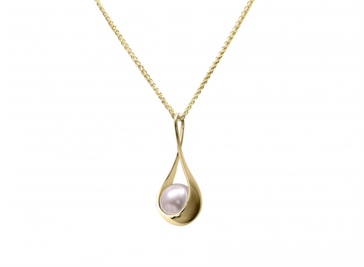 E.L. Designs Gold Captivating Pearl Necklace