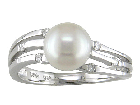 14Kt White Gold Ring With Akoya Cultured Pearl And 6 Round Diamonds